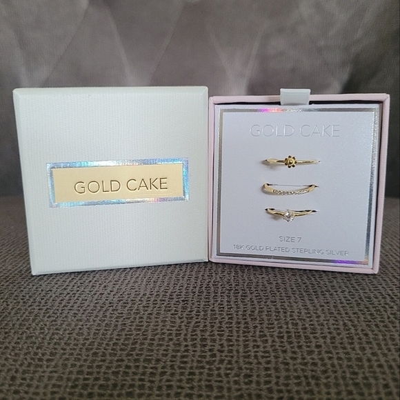 Gold Cake Jewelry - Gold Cake🍰 Set of Three3️⃣ Dainty Gold💛 Rings💍 - NIB